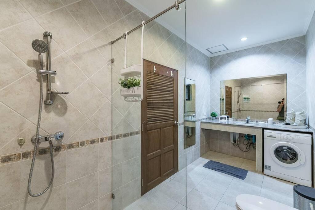 Anb Poolvilla 3Br Walk Private Beach In Pratamnak Pattaya Exterior foto